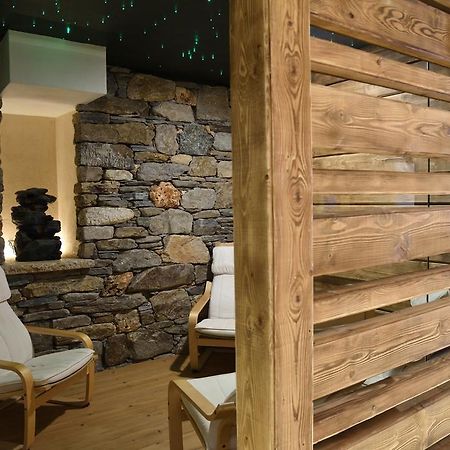 Petit Hotel Конье Экстерьер фото