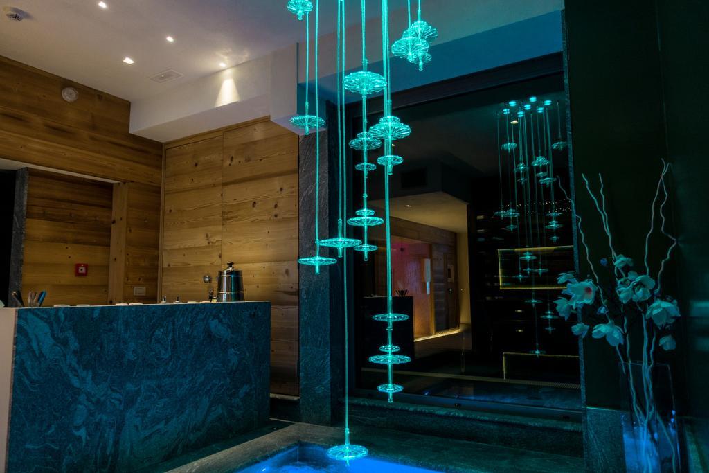 Petit Hotel Конье Экстерьер фото