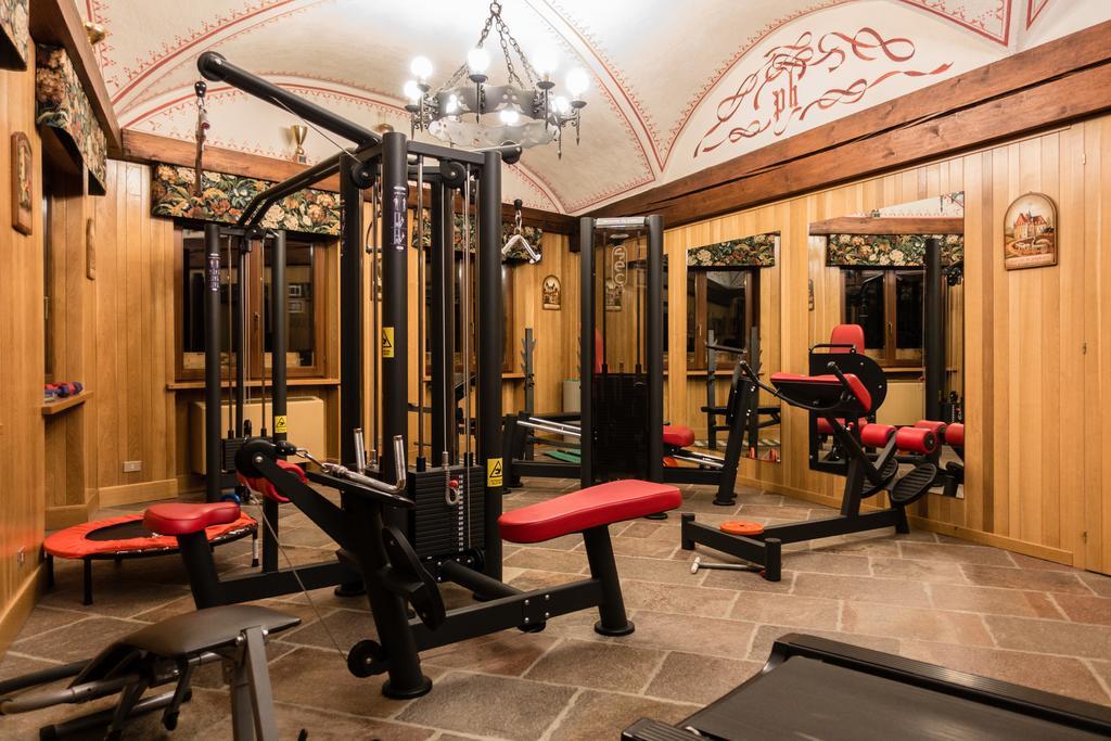 Petit Hotel Конье Экстерьер фото